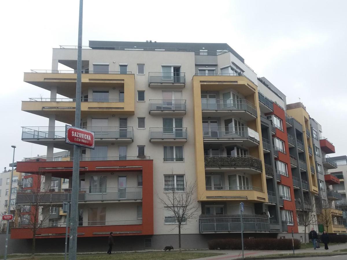 H+ Apartman Letiste Praha Praga Exterior foto